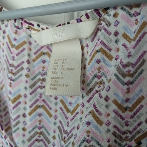 $ H&M swoop neck boho western styled hi low curved hem tank top. Size 6 - Picture 5 of 9